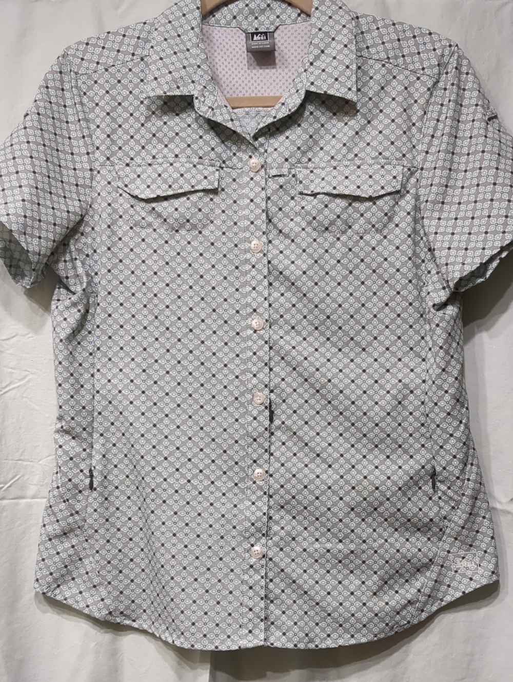 REI Short Sleeve Button Down Sahara Shirt Med